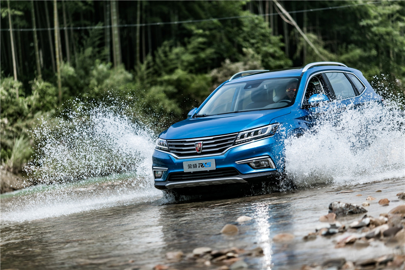 榮威RX5成北京汽車(chē)博物館“館藏” 互聯(lián)網(wǎng)汽車(chē)帶來(lái)顛覆式迭代升級(jí) 變革出行新體驗(yàn)
