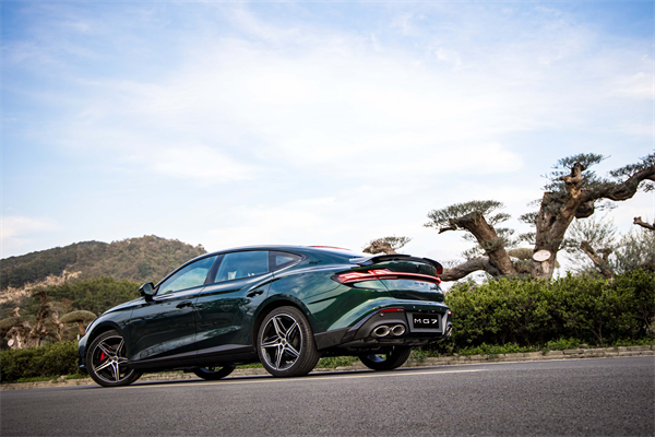 B級運(yùn)動(dòng)轎車新標(biāo)桿來了，MG7 2025款智能登場，限時(shí)一口價(jià)11.29萬元起
